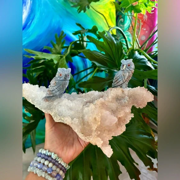 Owl carvings on Amethyst flower - Picture 6 of 8